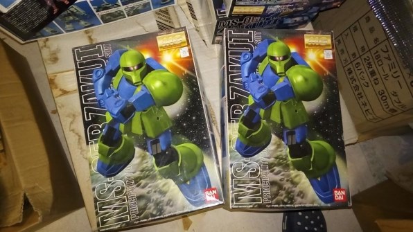 1/100 MG MS-05B ザクI 「機動戦士ガンダム」 Amazon.com: Gundam MS-05B Zaku I Black Trinity MG 1/100