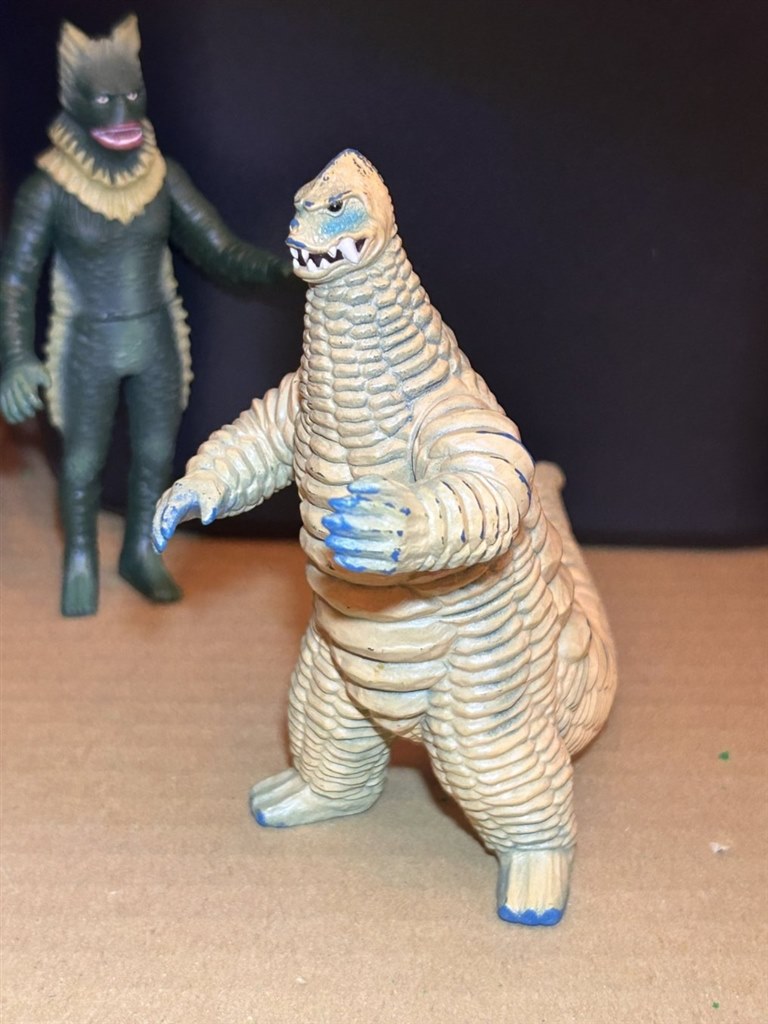 何処から見てもかっこいい、ザ・怪獣』 BANDAI スパークドールズ 何処から見てもかっこいい、ザ・怪獣』 BANDAI スパークドールズ