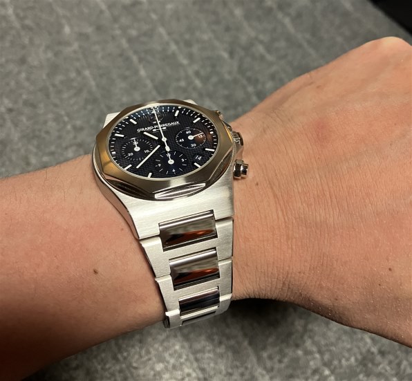 ジラール・ペルゴ ロレアート クロノグラフ 42 MM 81020-11-431-11A