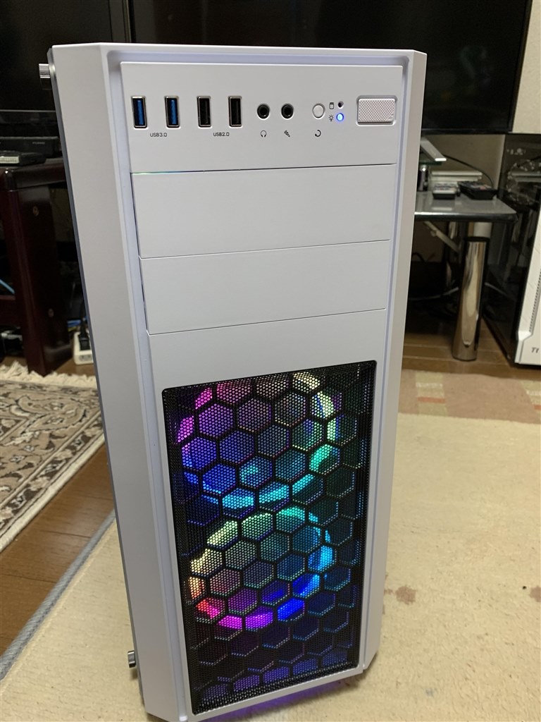 ATX規格で十分対応ですがEATXも実装可能』 Thermaltake Versa H26