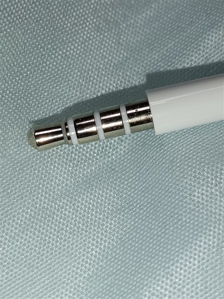 ヘッドホン APPLE MNHF2FE/A Apple（アップル） EarPods with 3.5mm HeadphonePlug｜MNHF2FE