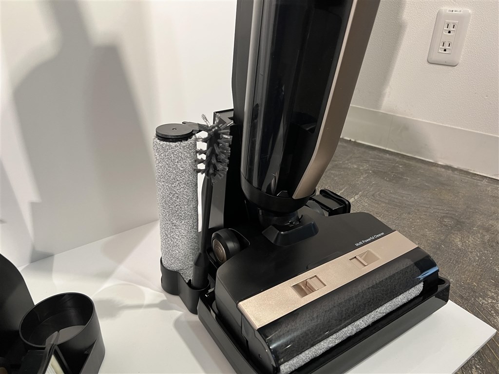 回転するもプローラーブラシで拭き掃除ができる新型掃除機 回転するもプローラーブラシで拭き掃除ができる新型掃除機