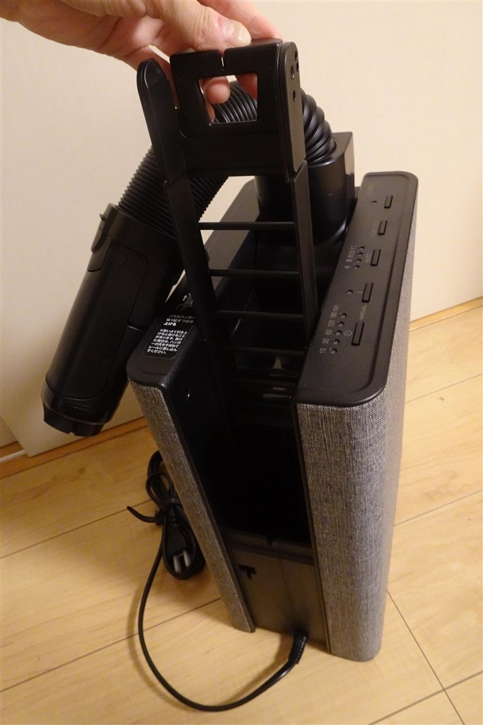 ノズルハンガーの機構も秀逸！ファブリック調の「カラリエ