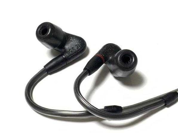 ☆週末価格☆SENNHEISER（ゼンハイザー） IE300 BLACK-