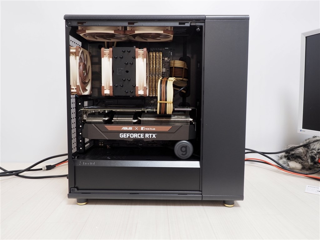 pcケース　Fractal design North TG