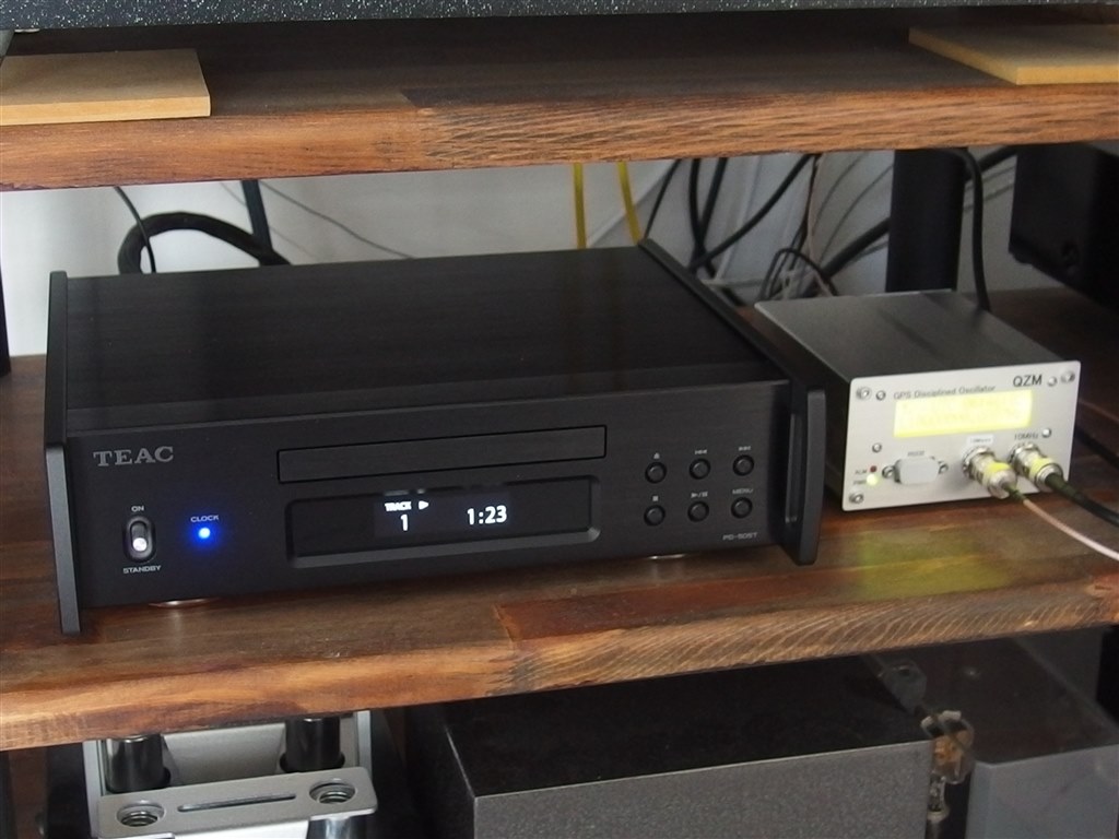 10MHz外部クロック入力対応のCDトランスポート』 TEAC PD-505T-B