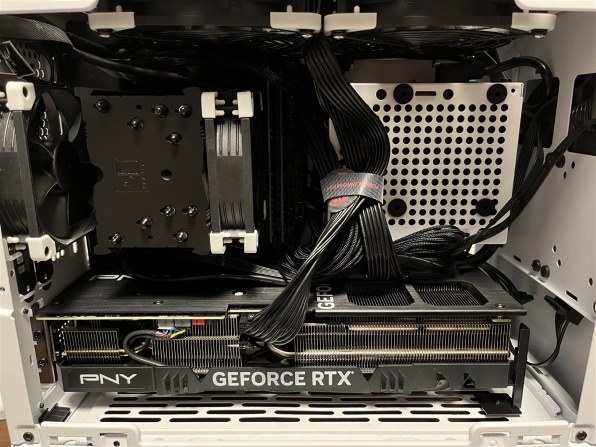 PNY GeForce RTX 4070 Ti 12GB VERTO LED トリプルファン 