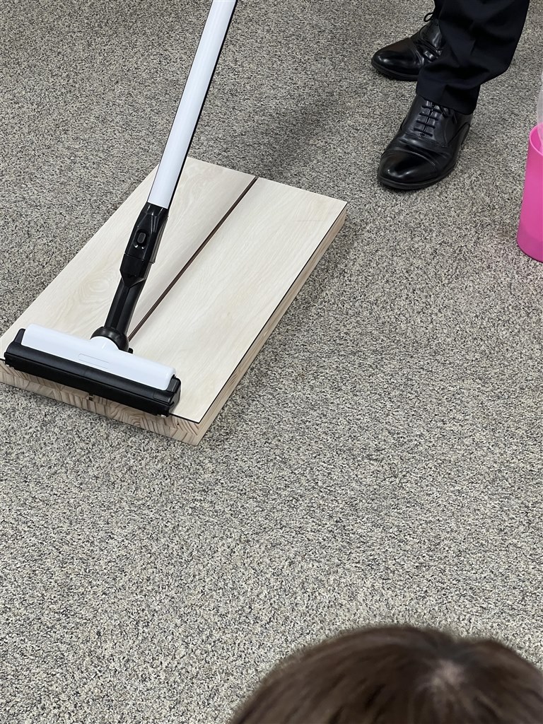0.97kgで軽快に使える超軽量スティック』 日立 すごかる 0.97kgで軽快に使える超軽量スティック』 日立 すごかる