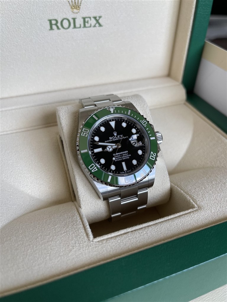 ROLEX 126610 LV グリーンサブマリーナ - 腕時計(アナログ)