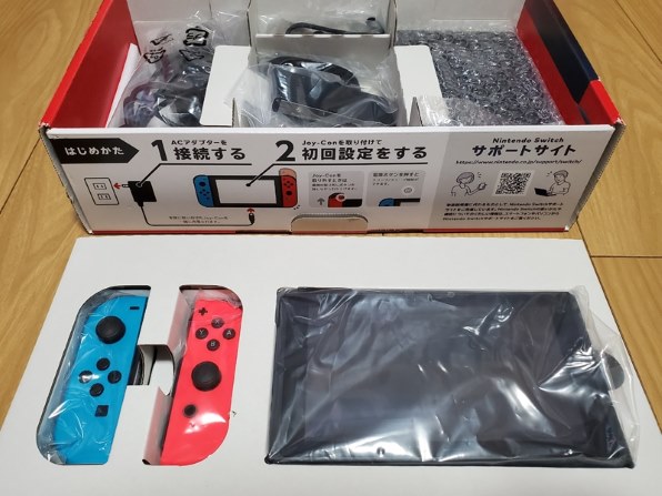 Nintendo Switch (新型) ネオンブルー&ネオンレッド