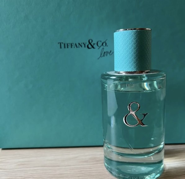 相場 新品 Tiffany&Love For Herティファニー&ラブ フォーハー # - 香水