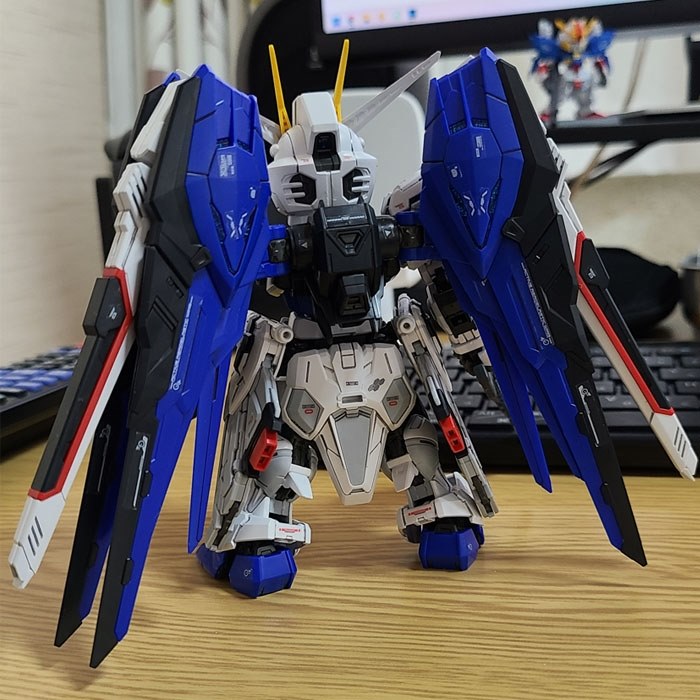 SDだけどMG』 BANDAI MGSD フリーダムガンダム しんいちろーさんの