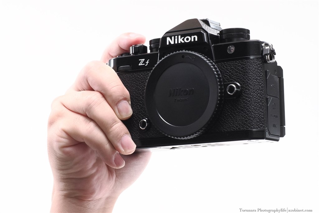 ☆レトロ☆　ニコンの世界 先行レビュー】レトロな見た目で最先端。「Nikon Zf」があまりに