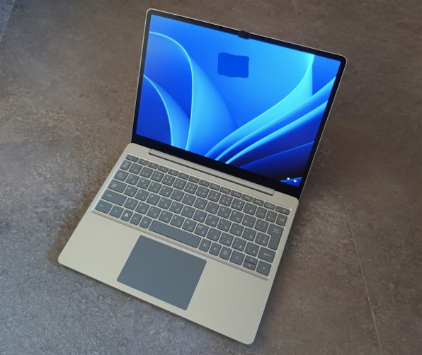 マイクロソフト Surface Laptop Go 2 8QC-00054 [サンドストーン]投稿 