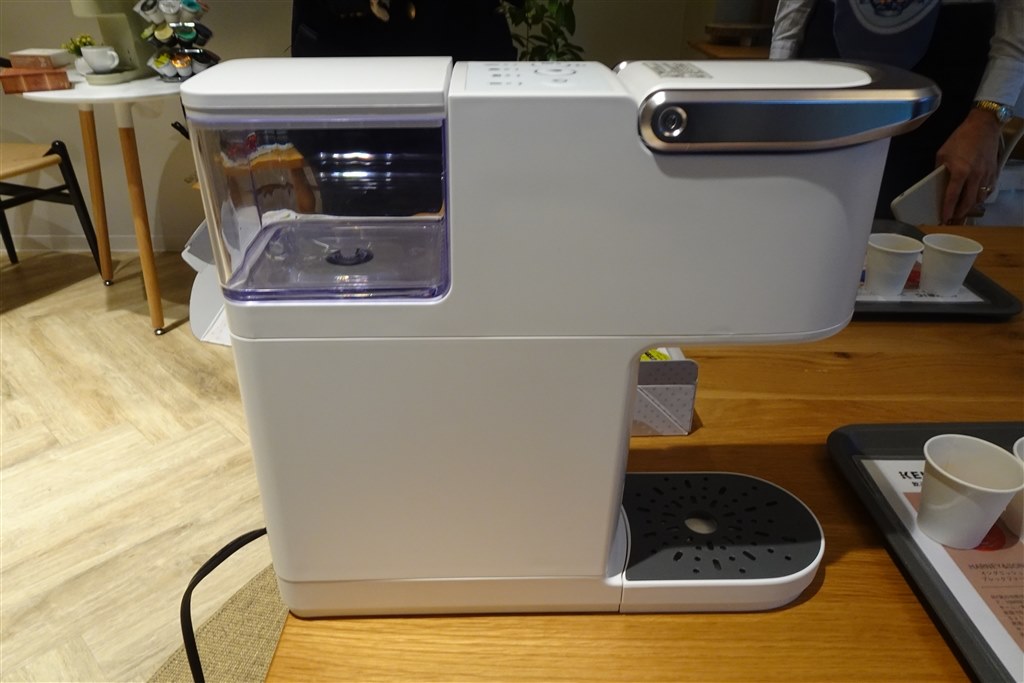 人気銘柄を気軽に楽しめるコーヒー＆ティーマシンのスリムモデル