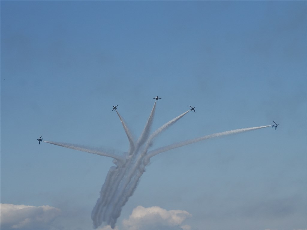 ブルーインパルス撮影専用レンズ』 オリンパス M.ZUIKO DIGITAL