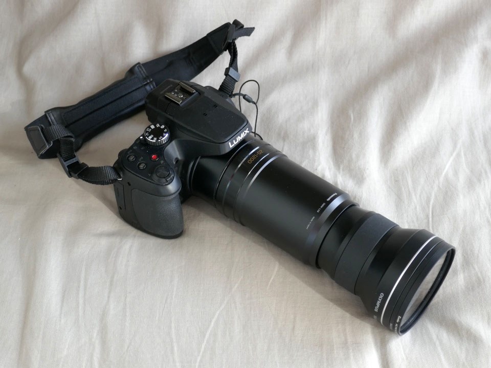 拡張性の高い高倍率ズームカメラ』 パナソニック LUMIX DC-FZ85 青乱雲 