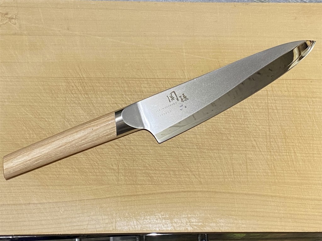 あえて三徳ではない選択』 貝印 関孫六 10000CL 牛刀 180mm AE5255