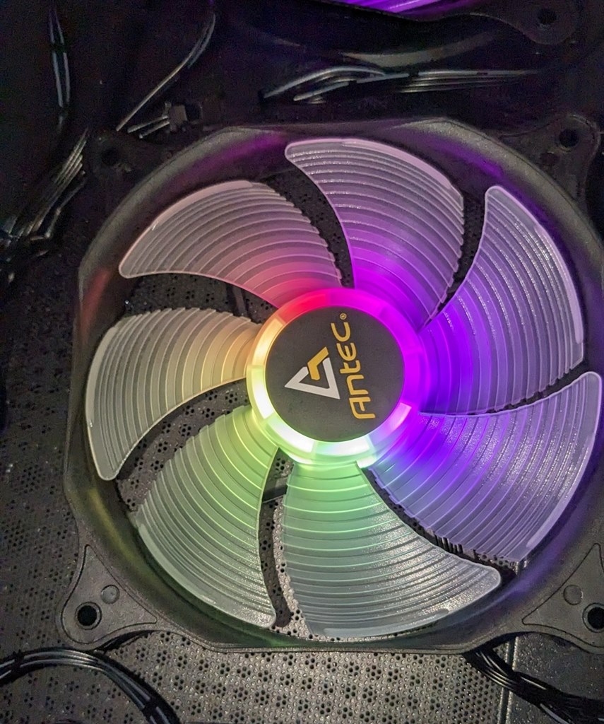 拡張性は十分、つくりの安さは組み上げたあとは気にしない』 ANTEC