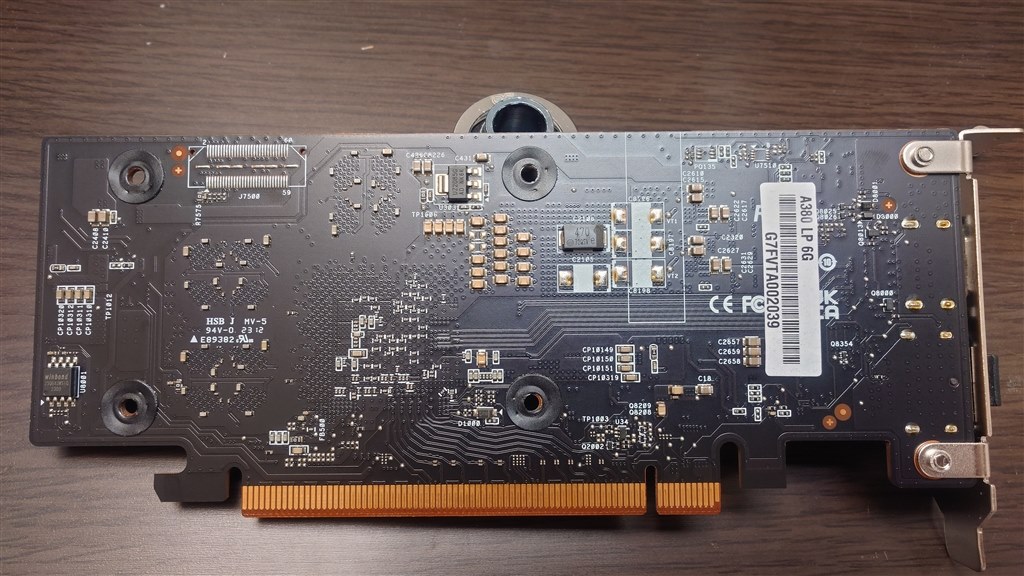 温度が高くて音がうるさいが、ロープロなので諦める』 ASRock Intel