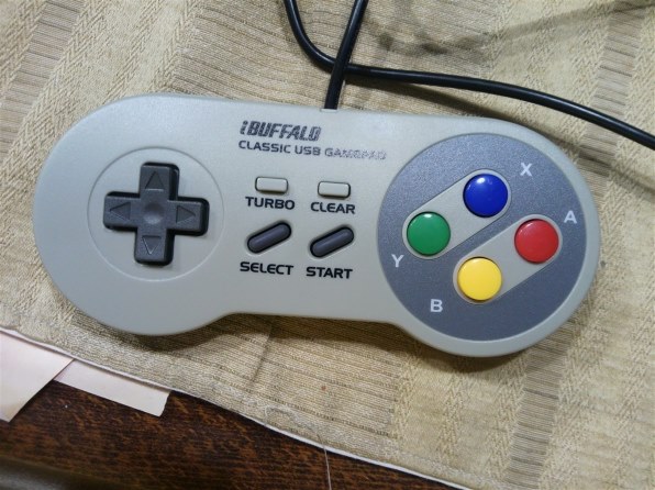 BUFFALO USBゲームパッド 8ボタン スーパーファミコン風 グレー Amazon | AZZOR BUFFALO USBゲームパッド 8ボタン