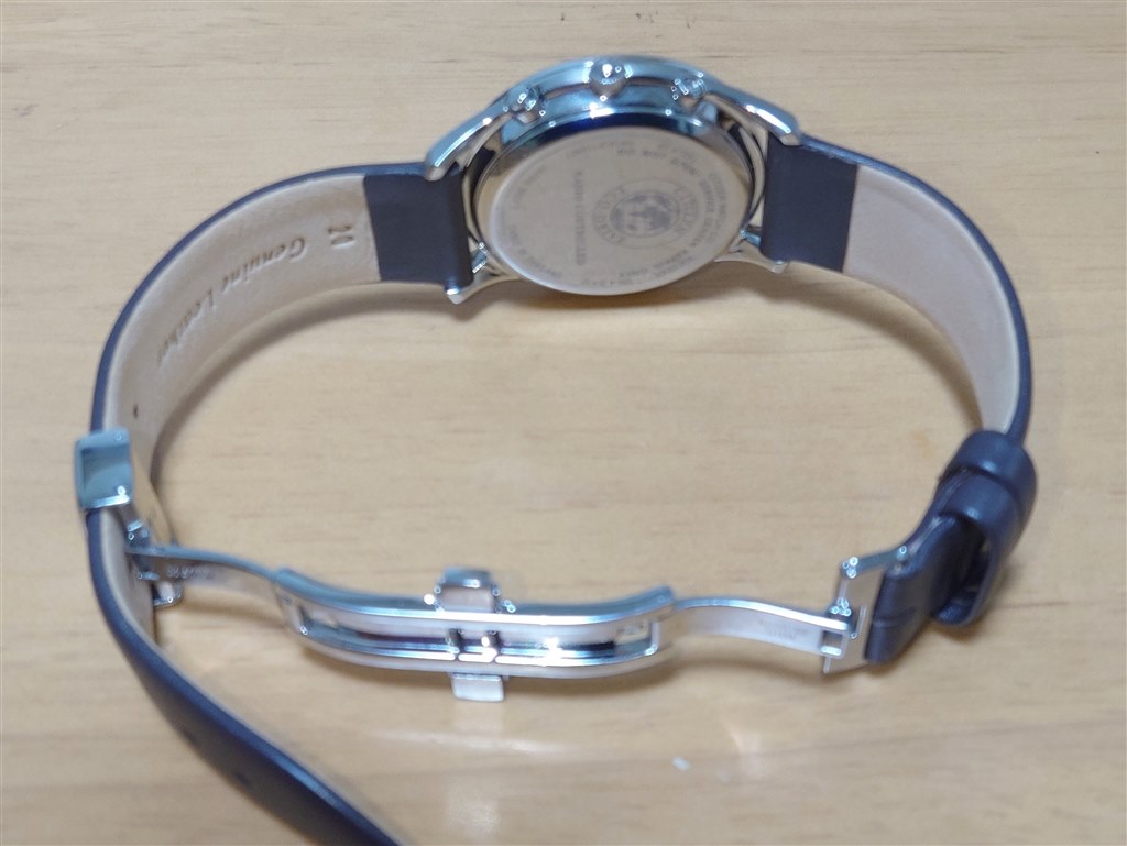 気軽に使えるビジネスドレス系電波クォーツ。』 シチズン
