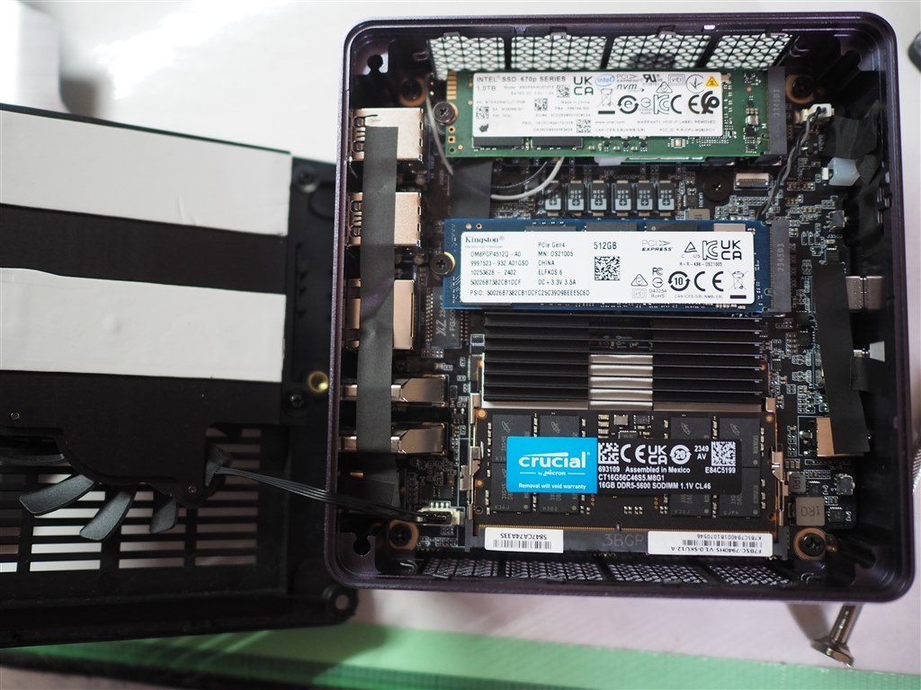 4画面モニターにグレードアップしました』 MINISFORUM UM790-32/1TB
