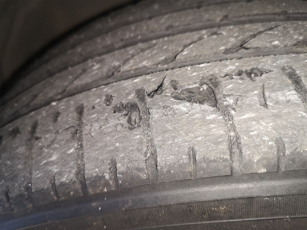 通販での購入過程を中心にレビューします』 TOYO TIRE PROXES 通販での購入過程を中心にレビューします』 TOYO TIRE PROXES