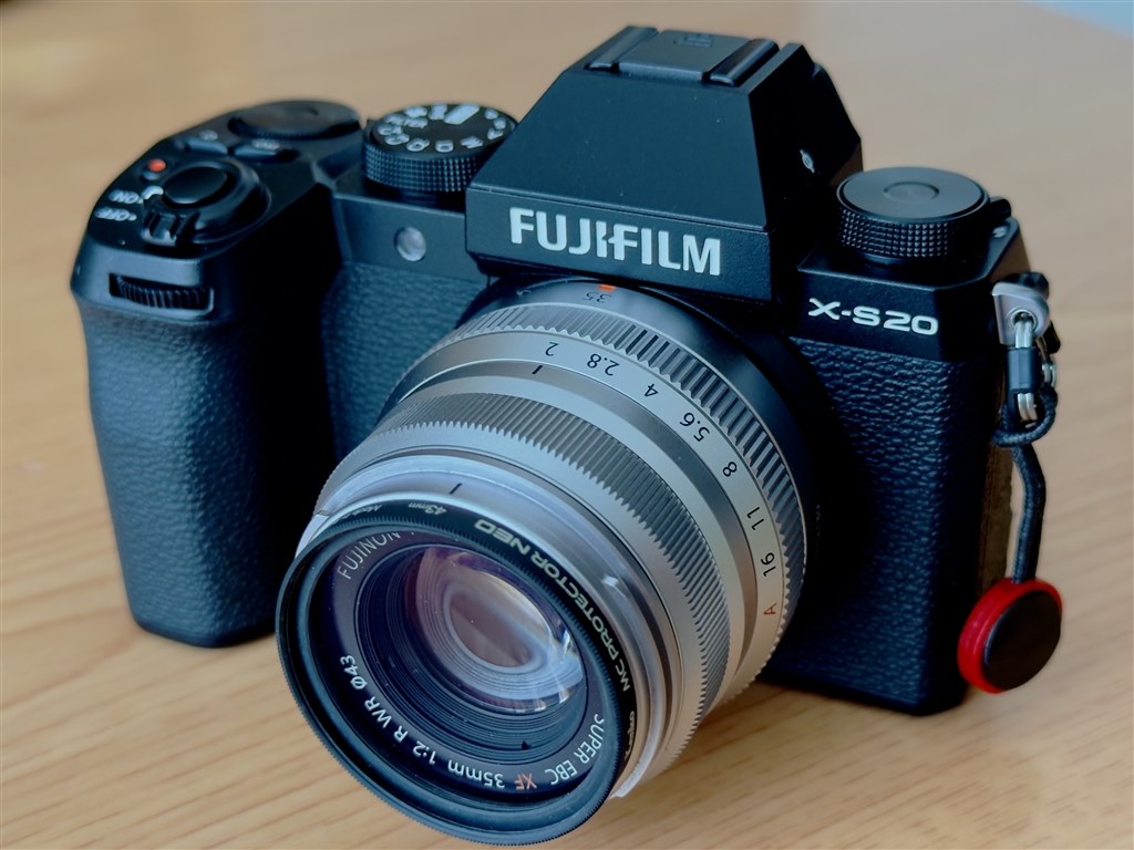 コンパクトで高性能なミラーレス』 富士フイルム FUJIFILM X-S20 