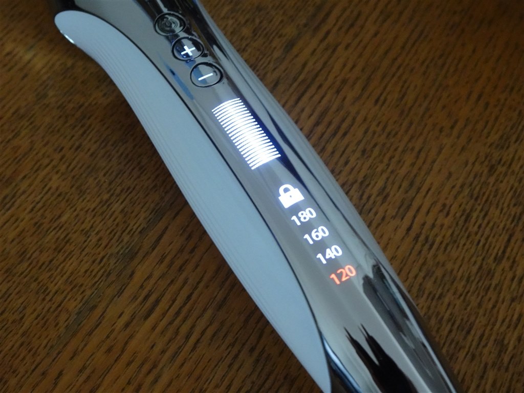 髪を痛めにくく操作性も良好！Refaの38ミリのカールアイロン』 MTG