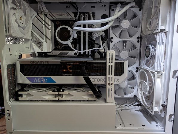 GIGABYTE RTX4090 AERO グラフィックボード　実使用 41b7PTvRXgL.jpg_BO30,255,255,
