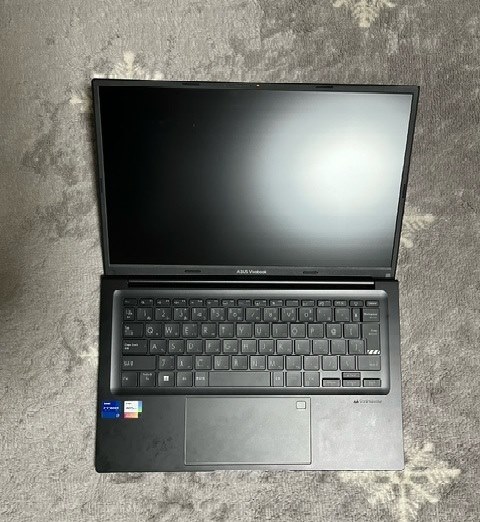 ASUS Vivobook 14 X1405V（2025年5月購入） ASUS Vivobook 14 X1405VA