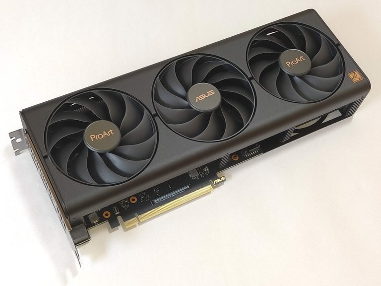 優れたクーラーとVRAM 16GB』 ASUS PROART-RTX4060TI-O16G