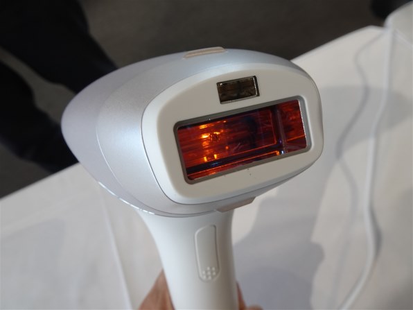 【新品未使用】 フィリップス ルメア 8000 BRI946/70 脱毛器 フィリップス】ルメア光美容器 /脱毛器8000