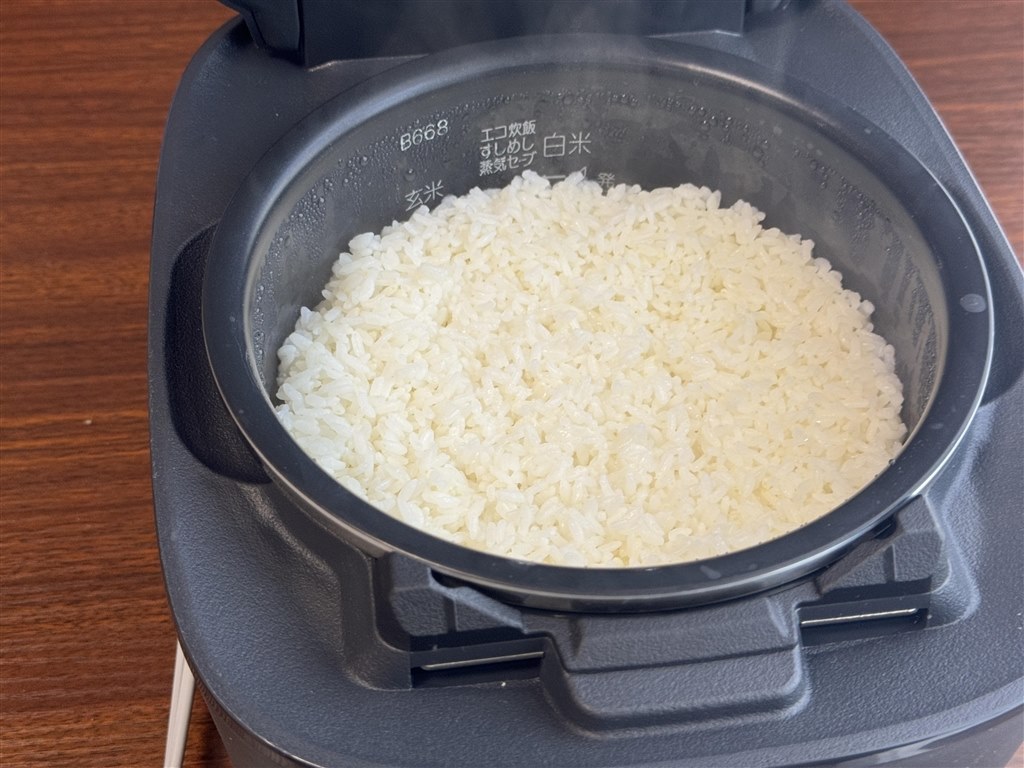 地味ではあるが使い勝手の良い4合炊きの高級モデル』 象印 炎舞 地味ではあるが使い勝手の良い4合炊きの高級モデル』 象印 炎舞