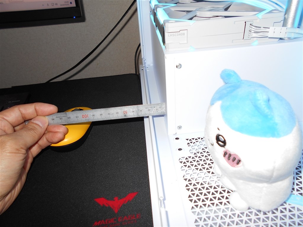 デュアルチャンバーよりは横幅控え目です』 ADATA XPG INVADER X デュアルチャンバーよりは横幅控え目です』 ADATA XPG INVADER X