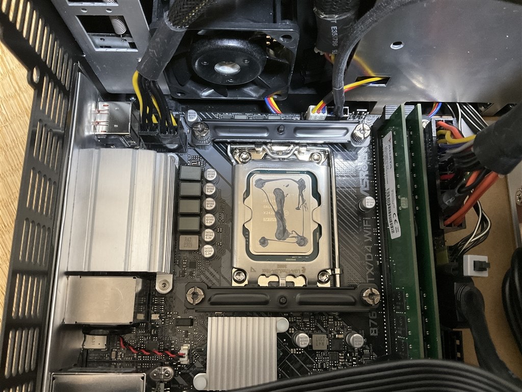 レイアウトがちょっと残念かもなマザーボード』 ASRock B760M