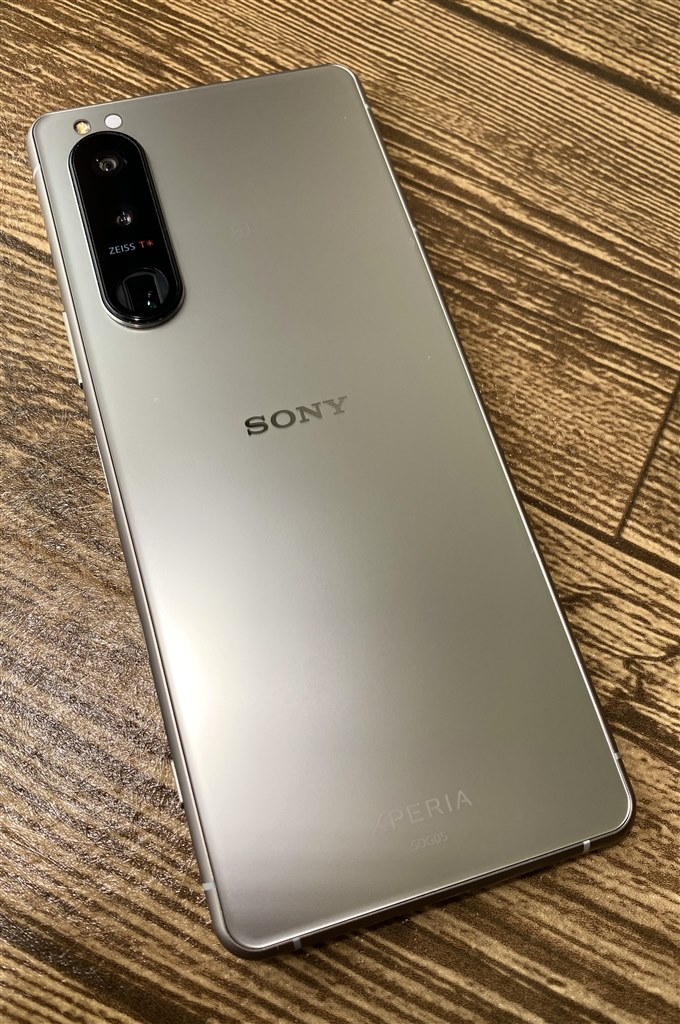 一癖も二癖もある端末… 頑張れSONY、国産メーカー最後の砦だ。』 SONY 