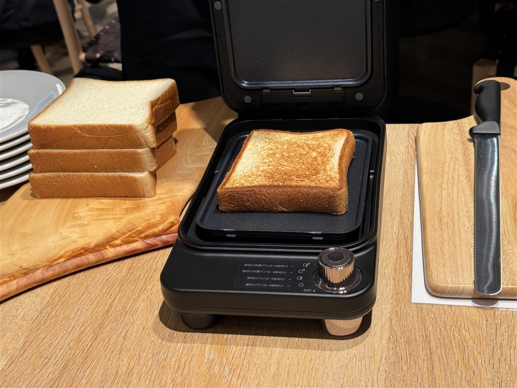 独自のプレスグリル方式でカリもちトーストが焼ける』 abien abien BREAD GRILL DCT37-BK [ブラック]  コヤマタカヒロさんのレビュー評価・評判 - 価格.com