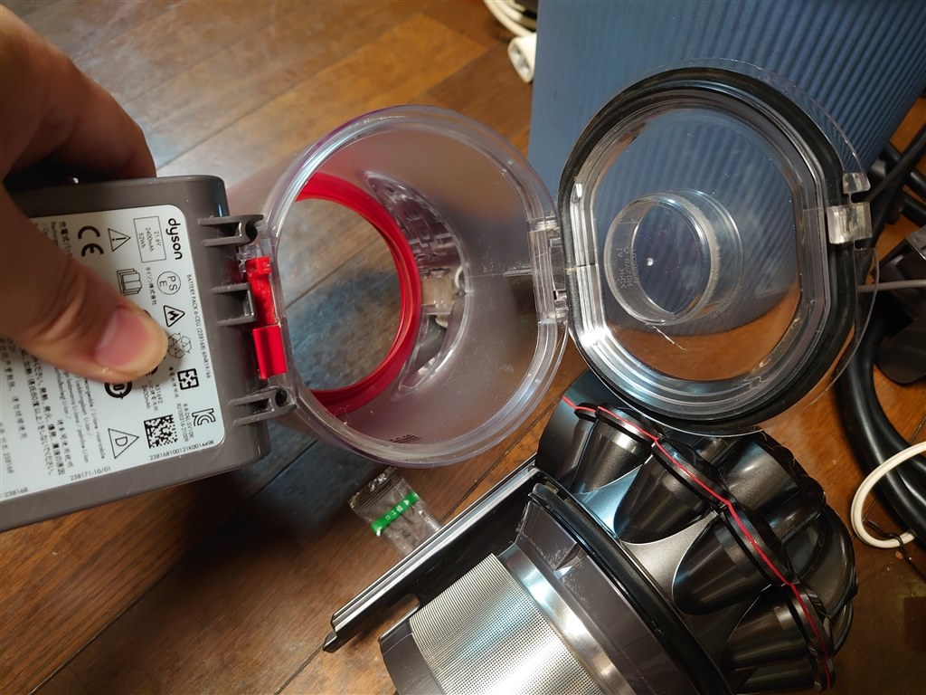 やっぱりダイソン、中古で買ってもだいじょーぶ』 ダイソン Dyson V8