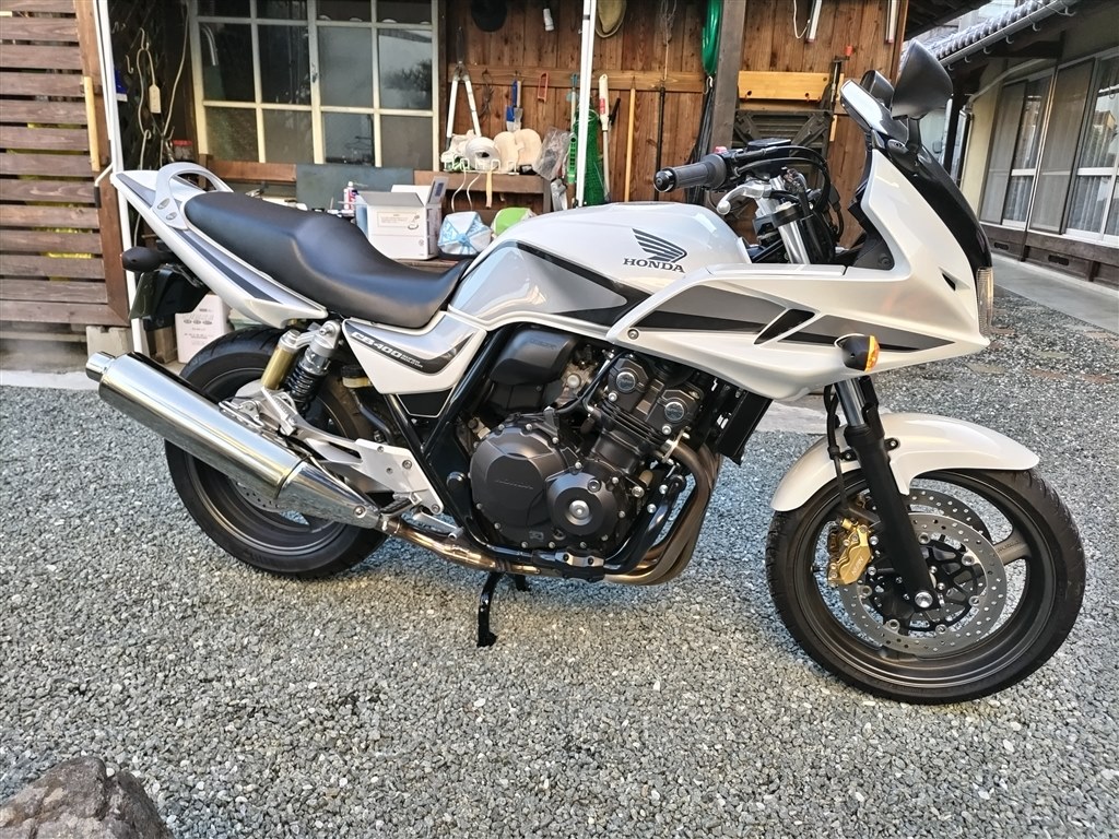 『平成生まれのバイク好きな人はやがてほしくなると思います。』 ホンダ CB400 スーパーフォア 犬BOXさんのレビュー評価・評判 - 価格.com