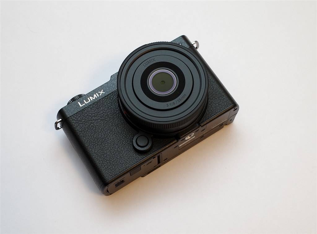 スナップ撮影に最適! 軽量コンパクトなフルサイズ機』 パナソニック
