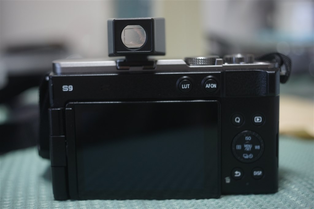 パンフォーカス、光学ビューファインダーと快適です。』 パナソニック