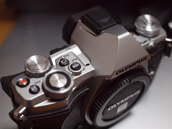 オリンパス OLYMPUS OM-D E-M5 Mark II ボディ [シルバー]投稿画像・動画 - 価格.com