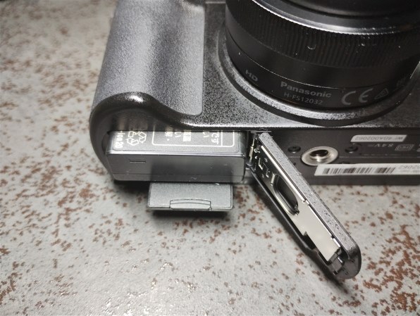 パナソニック LUMIX DC-G100DK レンズキット レビュー評価・評判