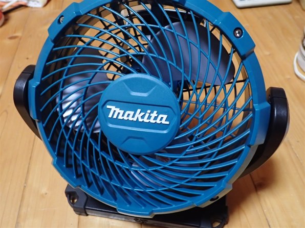 マキタ 充電式ファン CF101DZ 扇風機本体 - 最安値・価格比較