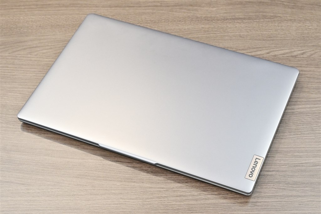SDメモリーカードスロット付きで高コスパなのが魅力』 Lenovo IdeaPad