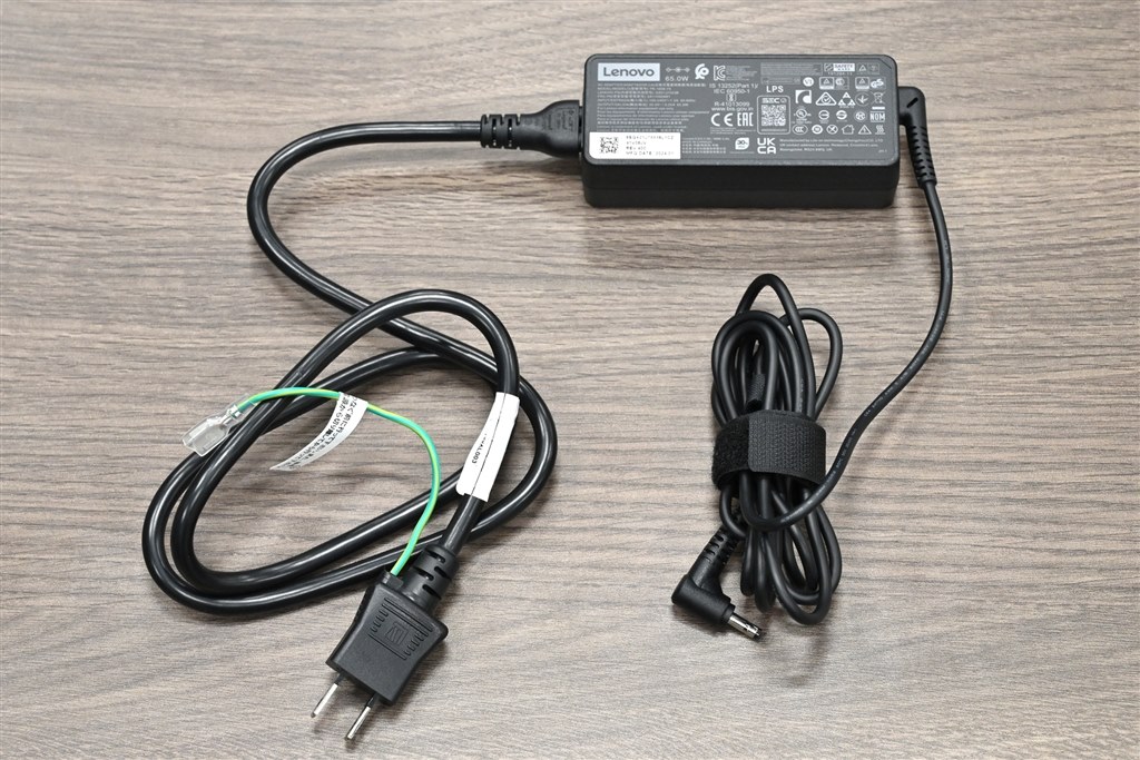 SDメモリーカードスロット付きで高コスパなのが魅力』 Lenovo SDメモリーカードスロット付きで高コスパなのが魅力』 Lenovo