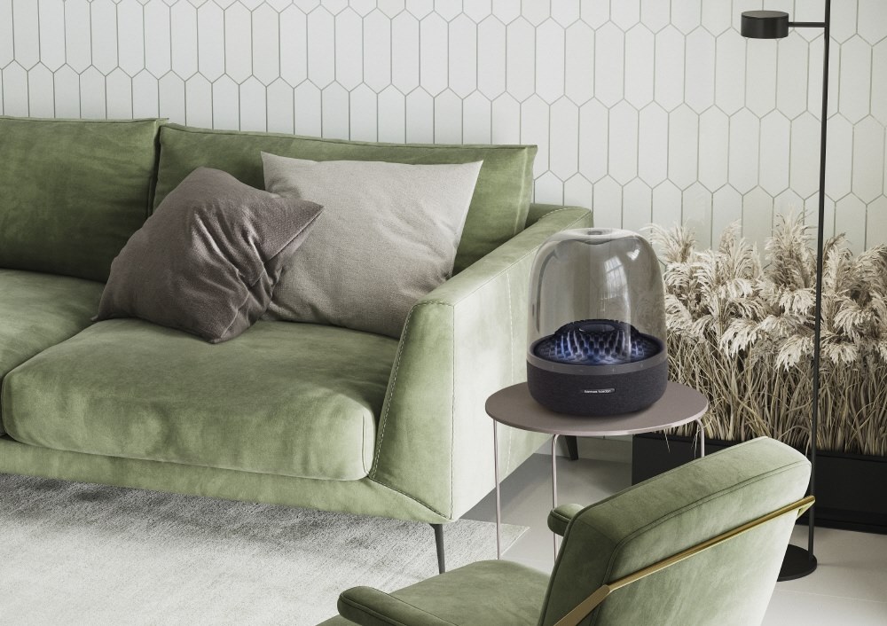 ドームから怪しい光を放つ、大音量より適度な低音量聴取が良さげ