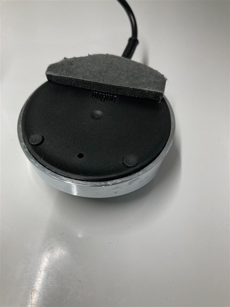 髭剃り感は向上 旧製品と互換性ないが充電スタンドは流用 髭剃り感は向上 旧製品と互換性ないが充電スタンドは流用